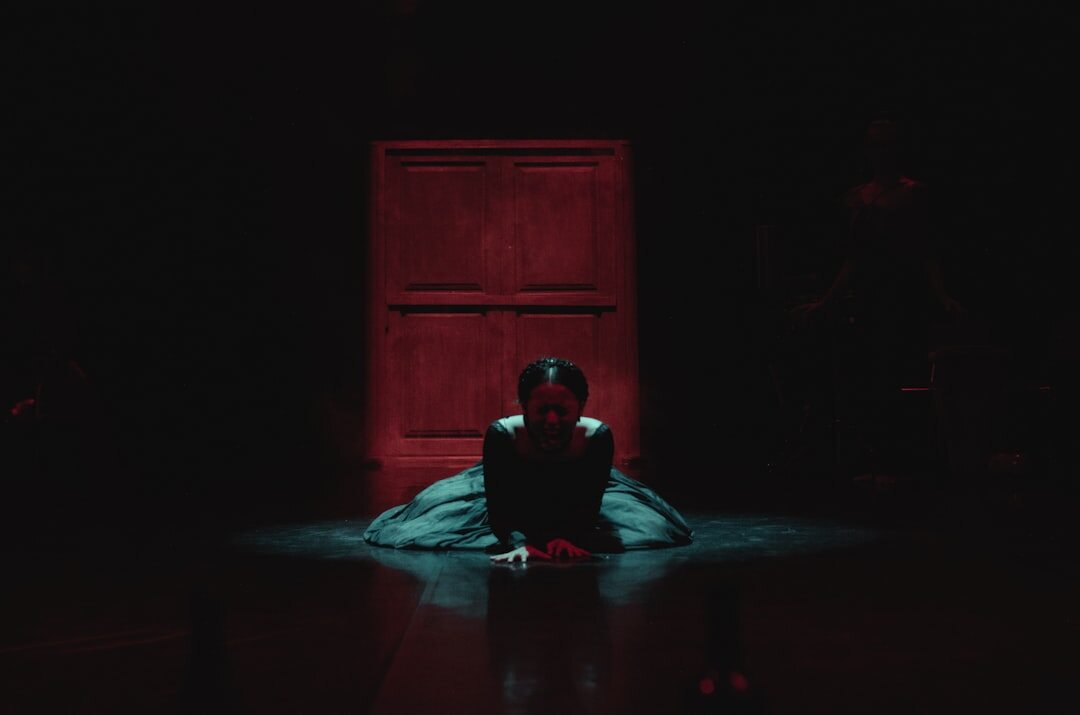 actor in dramatic scene